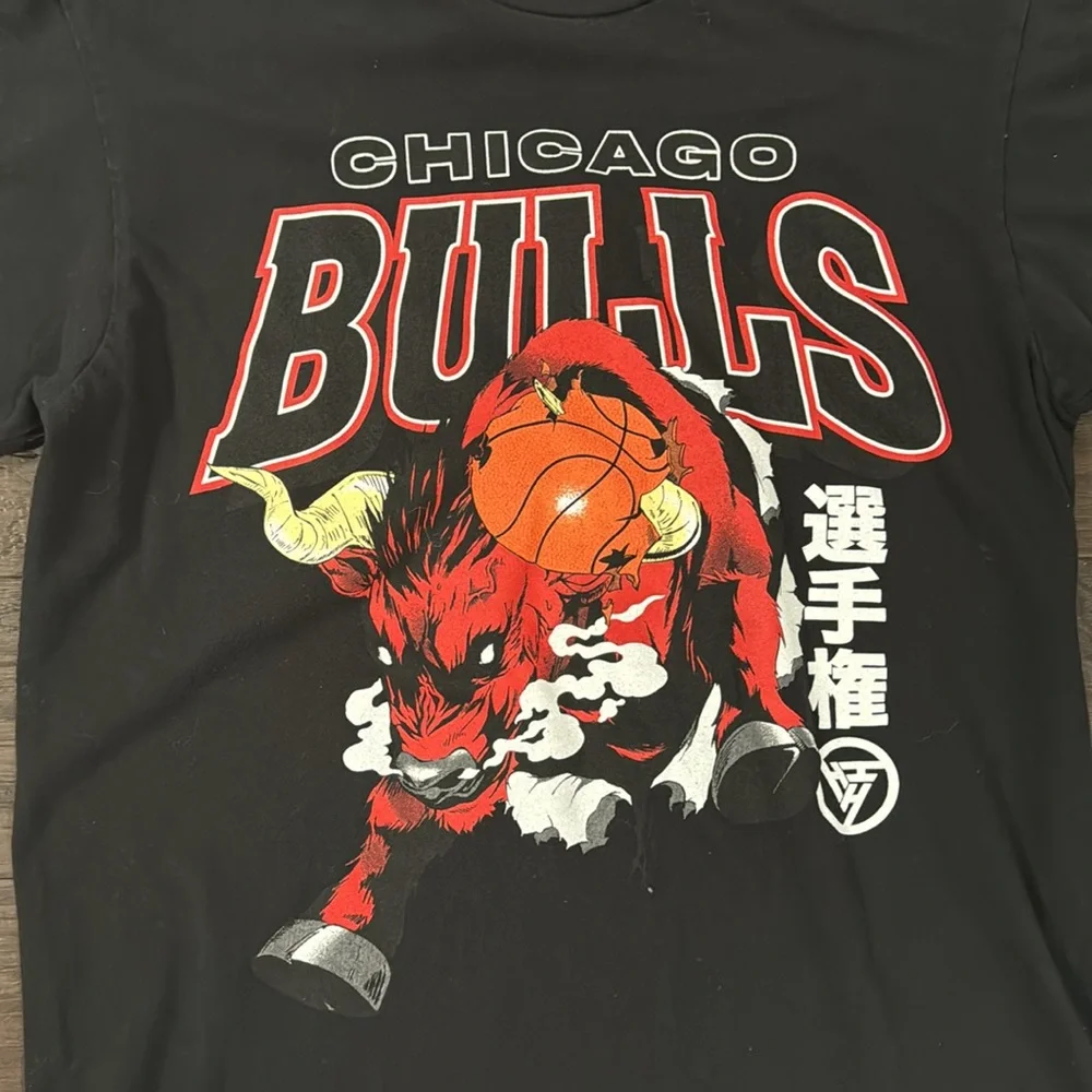 Hypland NBA CHICAGO BULLS CHARGE PIERCE TSHIRT Size Medium - Picture 2 of 5